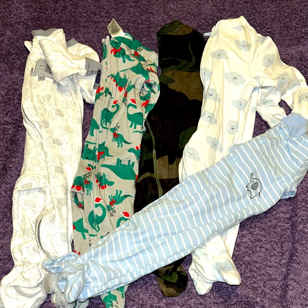 5 mixed brands-Old navy & child of mine pajamas, size 0-3 months